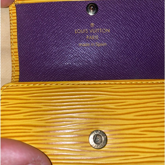 AUTHENTIC LOUIS VUITTON YELLOW EPI LEATHER 4 KEY RING KEY HOLDER - Picture 7 of 13